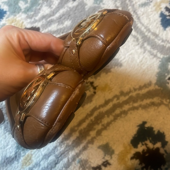 Michael Kors tan leather flats with gold emblem Size 7.5 - Picture 6 of 11